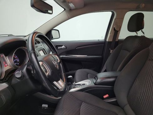 Used 2017 Dodge Journey SE w/ Flexible Seating Group image 17