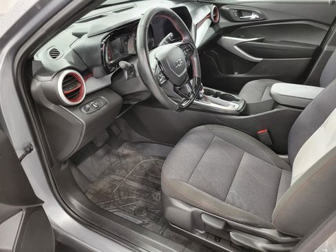 Used 2024 Chevrolet Trax RS w/ Driver Confidence Package image 9