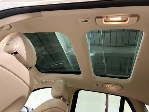 Used 2017 Mercedes-Benz GLC 300 4MATIC image 10