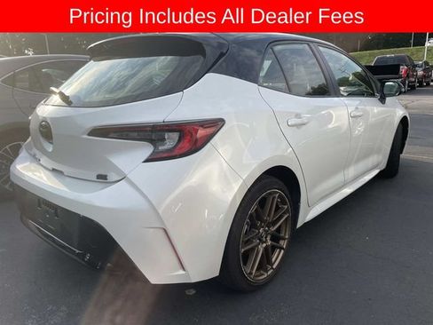 Used 2025 Toyota Corolla Hatchback w/ SE Package FWD image 9