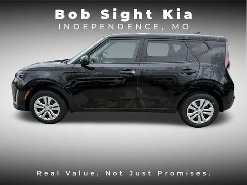 Certified 2023 Kia Soul LX FWD image 5