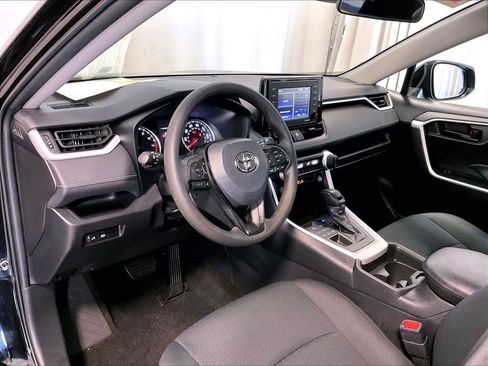 Used 2021 Toyota RAV4 LE AWD/4WD image 8