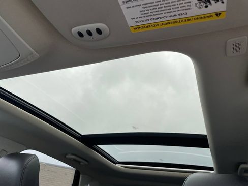 Used 2020 Ford Edge Titanium AWD/4WD image 22