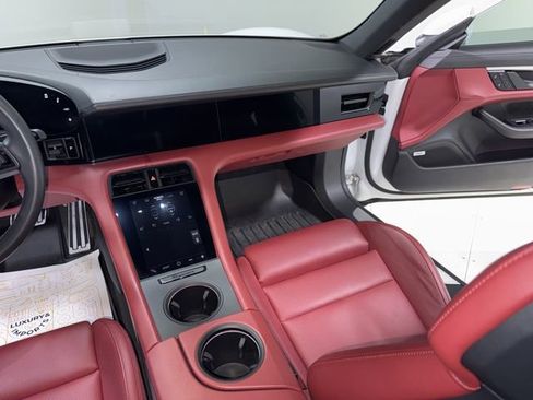 Used 2022 Porsche Taycan 4S image 25