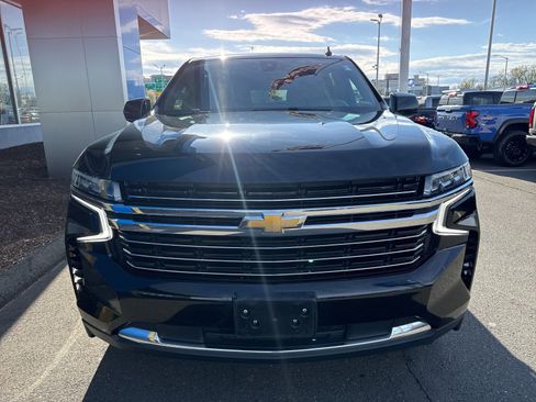 Used 2021 Chevrolet Suburban LT w/ Rear Media and Nav Package image 3