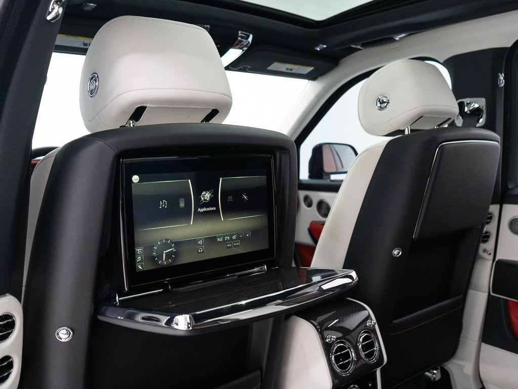 Certified 2023 Rolls-Royce Cullinan Black Badge w/ Driver's Package AWD/4WD image 25