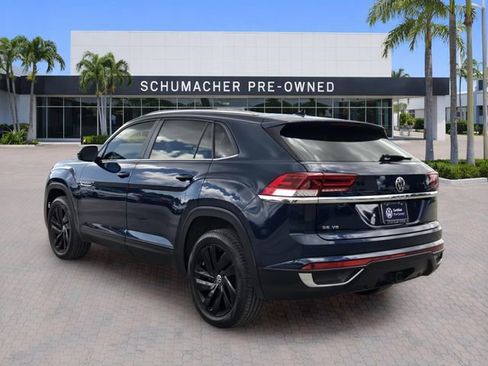 Used 2023 Volkswagen Atlas Cross Sport SE w/ Panoramic Sunroof Package FWD image 5