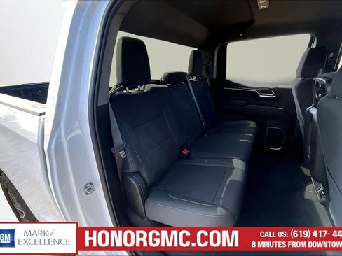 Used 2022 Chevrolet Silverado 1500 LT AWD/4WD image 25
