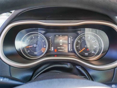 Used 2015 Jeep Cherokee Sport w/ Sport Appearance Group image 21