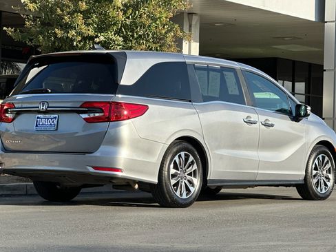 Used 2023 Honda Odyssey EX-L image 4