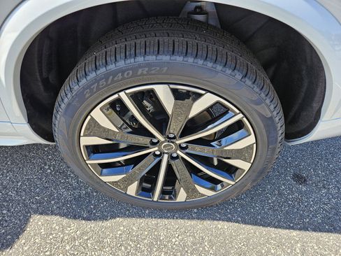 New 2026 Volvo XC90 B6 Plus w/ Protection Package Premier image 11