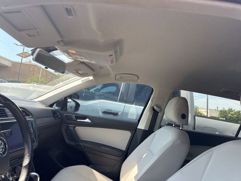 Used 2018 Volkswagen Tiguan SE FWD image 8