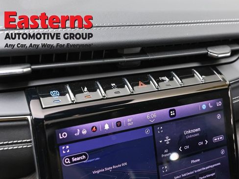 Used 2023 Jeep Grand Cherokee Overland w/ Luxury Tech Group IV AWD/4WD image 22