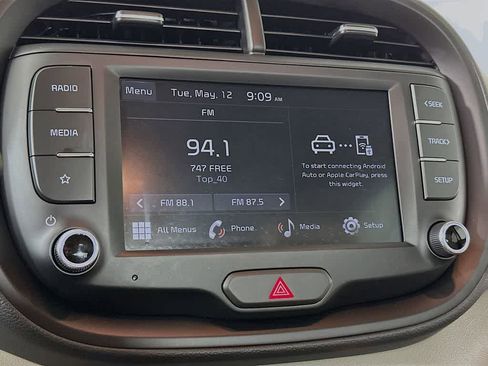 Used 2025 Kia Soul LX FWD image 15