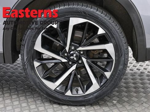 Used 2023 Mitsubishi Outlander SE AWD/4WD image 33