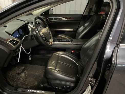 Used 2013 Lincoln MKZ image 2