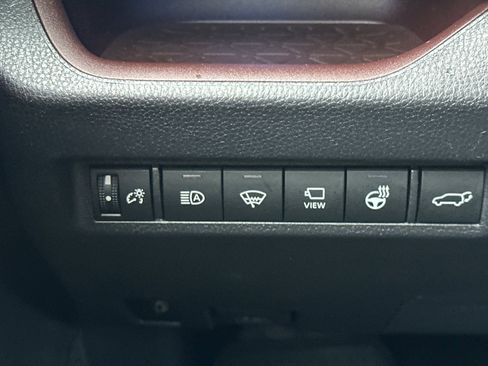 Used 2021 Toyota RAV4 Limited image 31