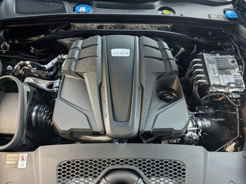 Certified 2026 Porsche Macan S AWD/4WD image 29
