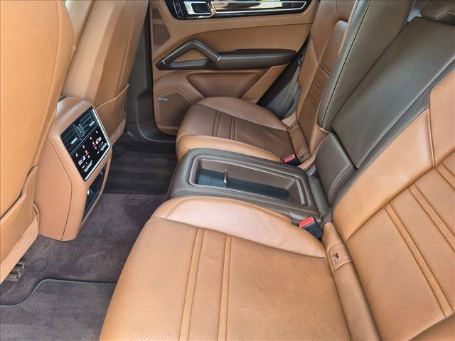 Used 2021 Porsche Cayenne GTS AWD/4WD image 19