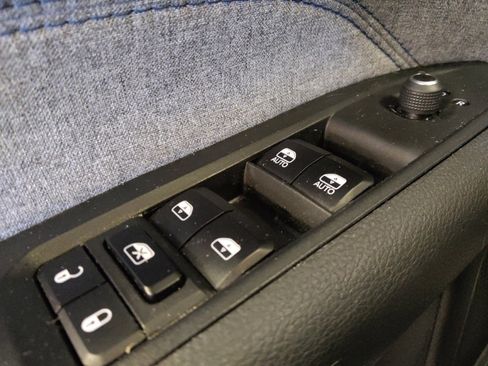 Used 2024 Jeep Compass Latitude w/ Altitude Special Edition image 27