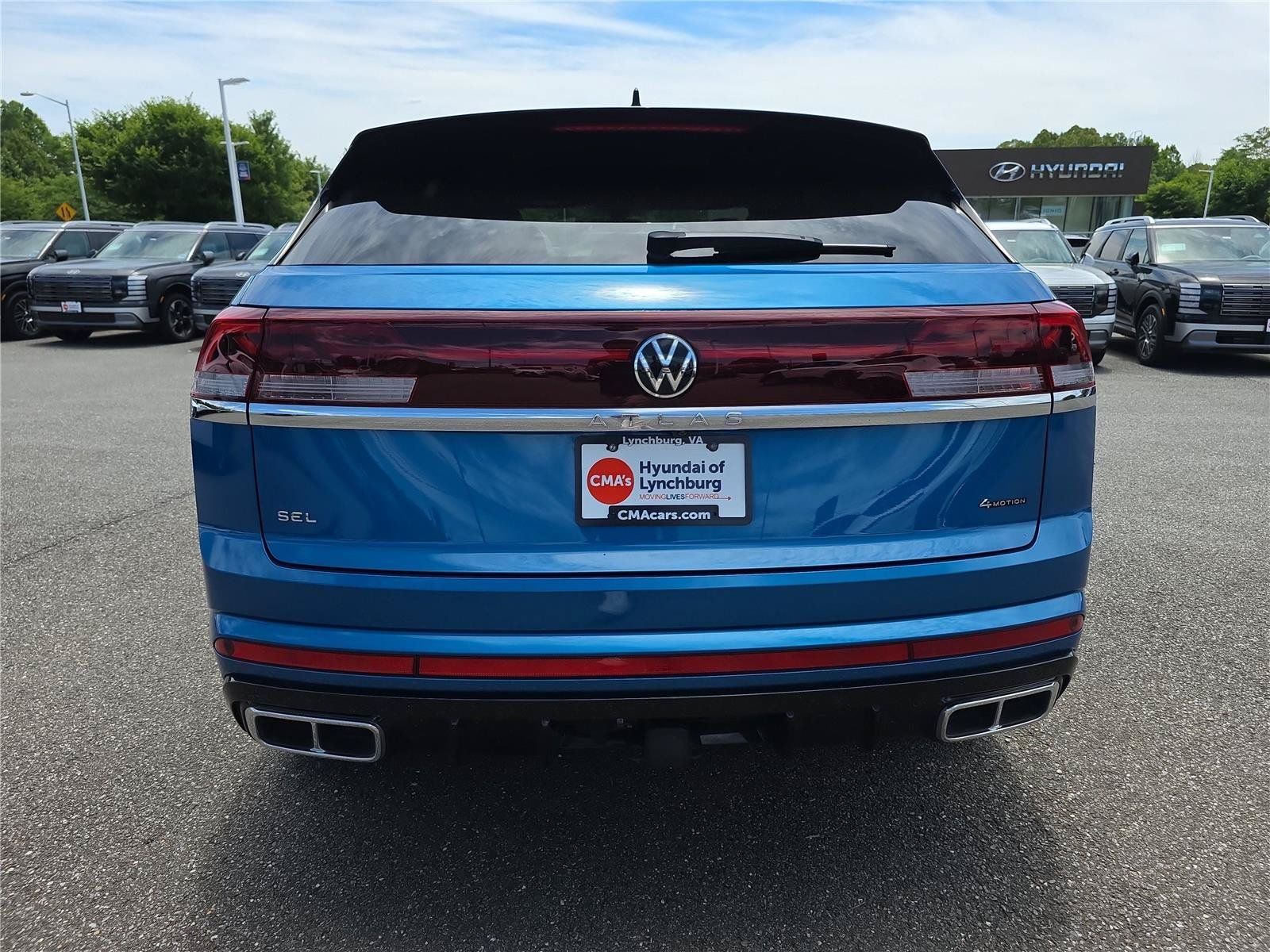 Used 2024 Volkswagen Atlas Cross Sport SEL R-Line AWD/4WD image 5