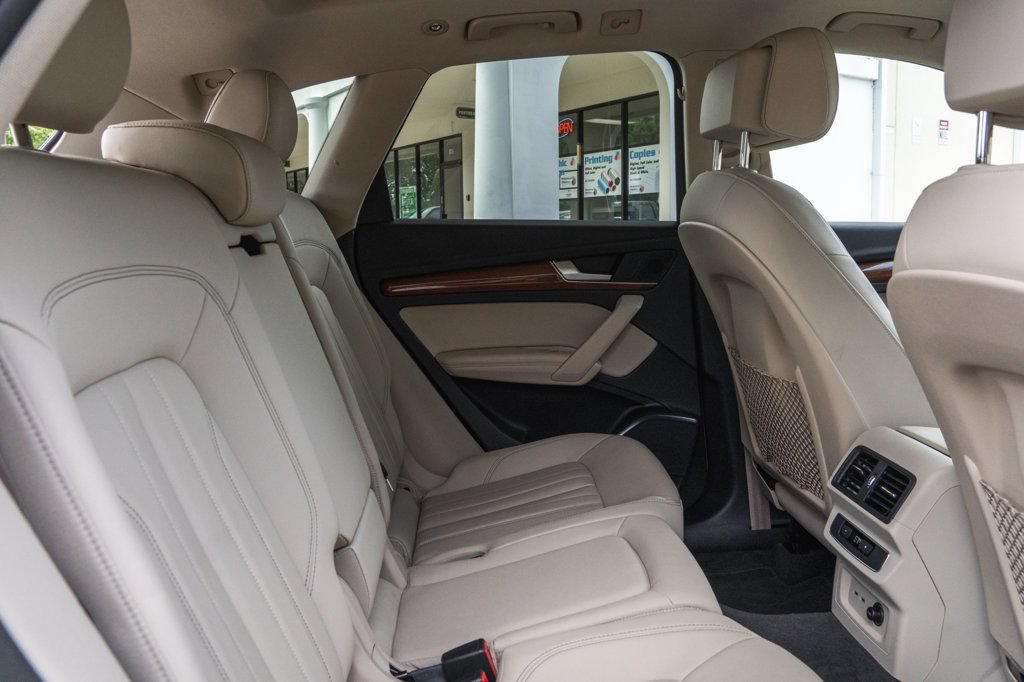 Used 2021 Audi Q5 2.0T Premium Plus w/ Premium Plus Package AWD/4WD image 24