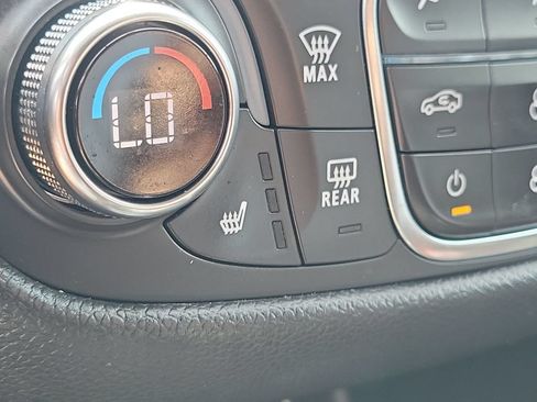 Used 2019 Chevrolet Equinox LT FWD image 33