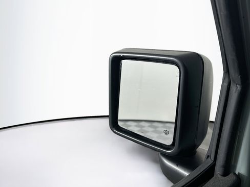 Used 2023 Jeep Wrangler Unlimited w/ 8.4" Radio Group image 16