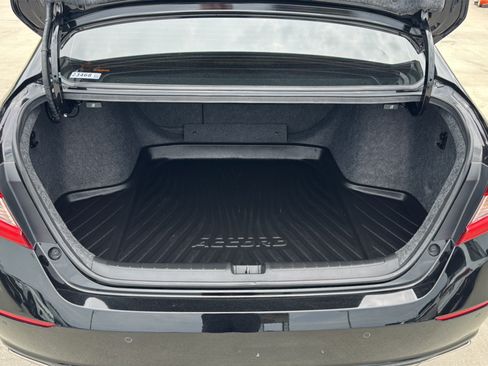 Used 2019 Honda Accord Touring image 12