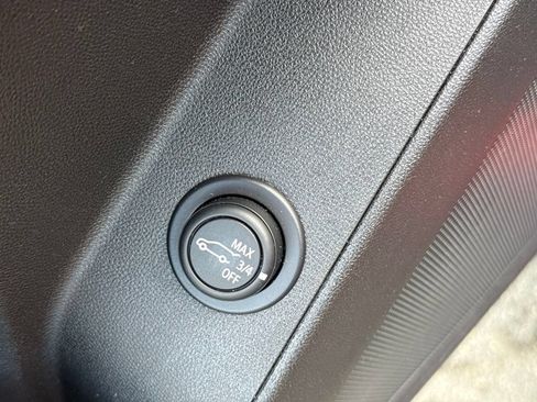 Used 2023 Chevrolet Equinox RS AWD/4WD image 11