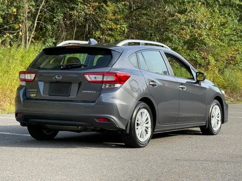 Used 2018 Subaru Impreza 2.0i Premium image 3