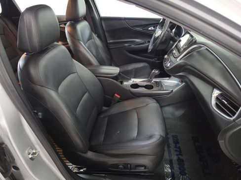 Used 2018 Chevrolet Malibu LT w/ Leather Package FWD image 20