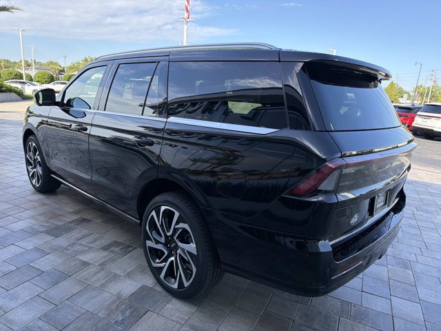 New 2027 Lincoln Navigator Black Label AWD/4WD image 4