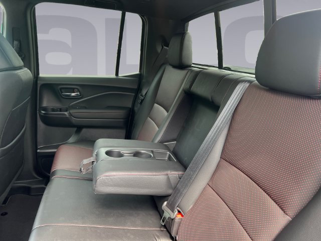 Used 2025 Honda Ridgeline Black Edition image 16