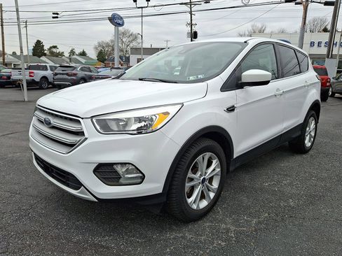 Certified 2019 Ford Escape SE image 3