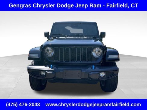 Used 2024 Jeep Wrangler Unlimited w/ Convenience Group AWD/4WD image 2