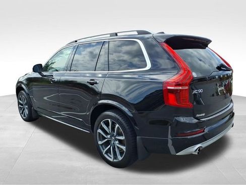 Used 2019 Volvo XC90 T5 Momentum w/ Protection Package Premier AWD/4WD image 8