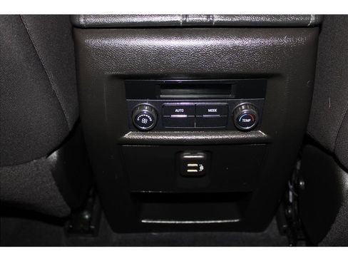 Used 2022 Chevrolet Traverse LT image 17