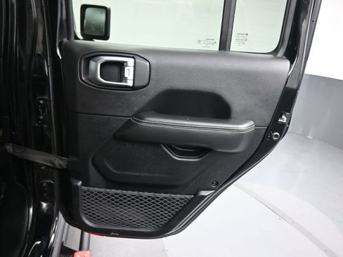 Used 2020 Jeep Wrangler Unlimited Rubicon w/ Dual Top Group AWD/4WD image 33