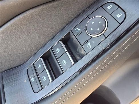 New 2025 Nissan Rogue SL w/ Tech Package image 18