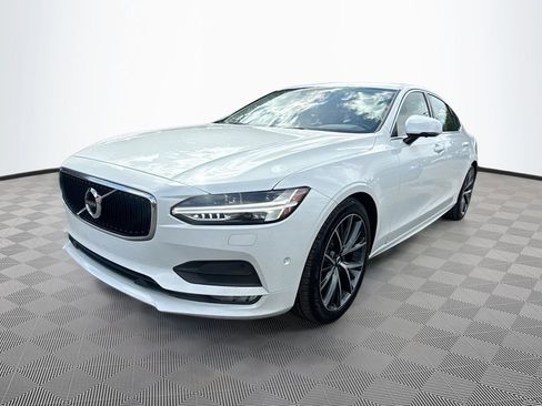 Used 2019 Volvo S90 T5 Momentum FWD image 4