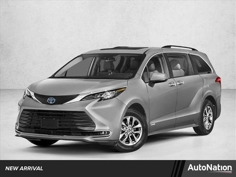 Used 2023 Toyota Sienna XLE w/ XLE Plus Package FWD image 1