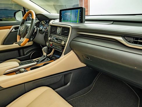 Certified 2021 Lexus RX 350 FWD w/ Premium Package image 39