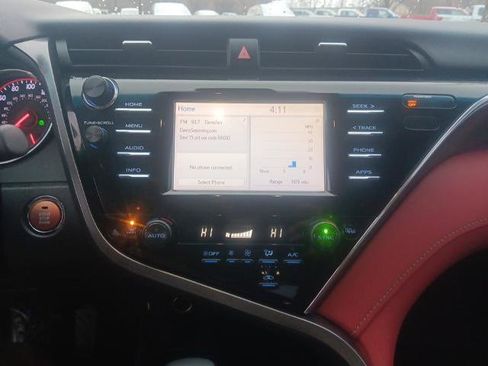 Used 2018 Toyota Camry XSE image 28