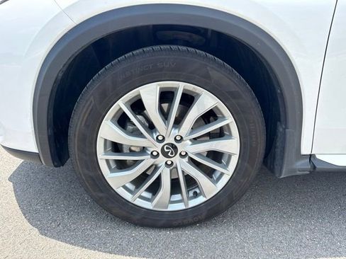 Used 2023 INFINITI QX50 Luxe FWD image 11