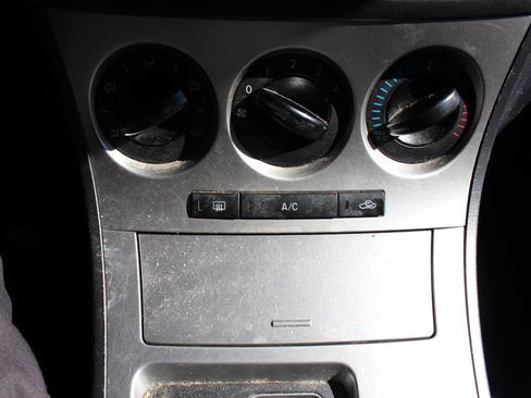 Used 2010 MAZDA MAZDA3 i Touring image 21