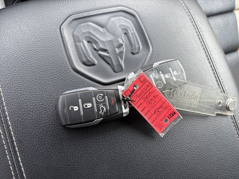 Used 2022 RAM 1500 Laramie RWD image 38