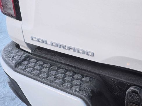 New 2024 Chevrolet Colorado LT w/ LT Convenience Package II image 14