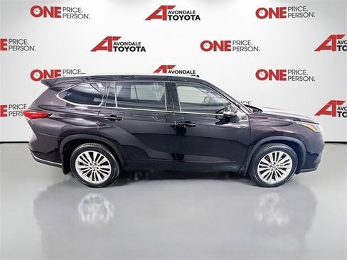 Used 2021 Toyota Highlander Platinum image 8