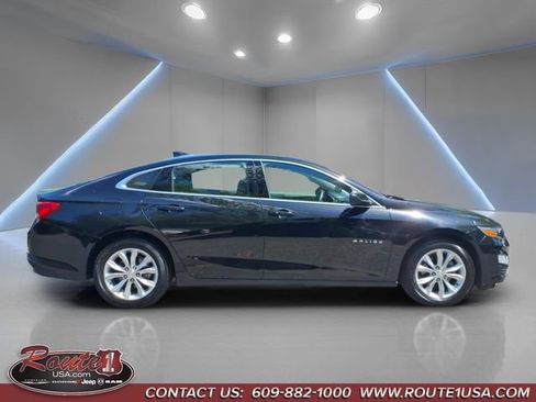 Used 2023 Chevrolet Malibu LT FWD image 2